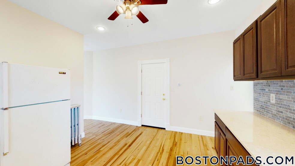 Building Photo - 45 Pratt St