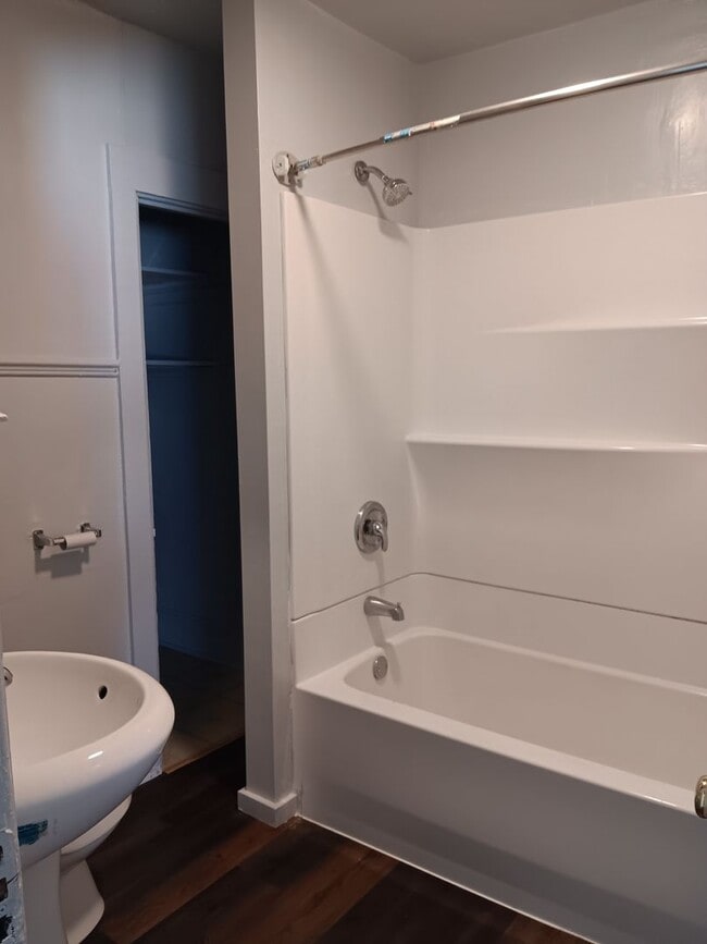 Building Photo - 344 1st St