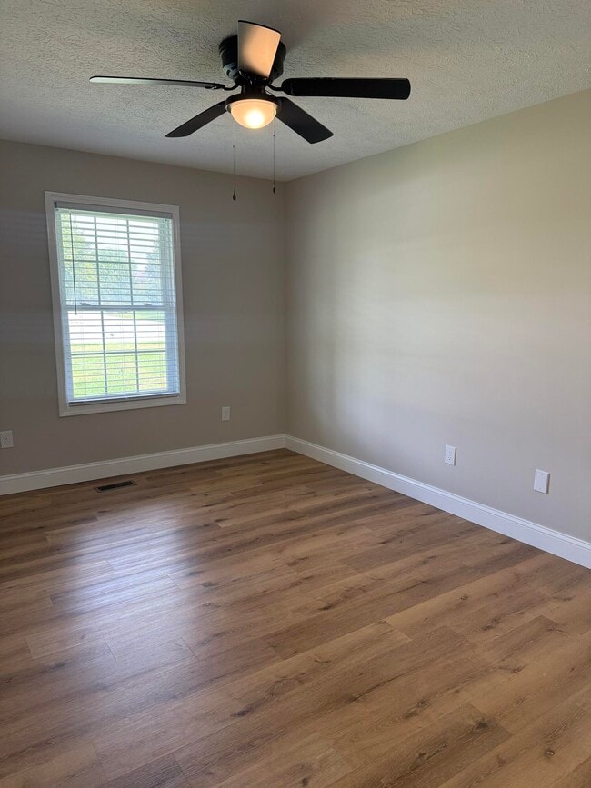 Building Photo - 403 Opossum Kingdom Rd