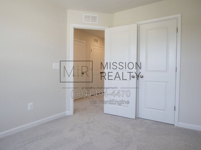 Building Photo - 8756 Whitman Dr
