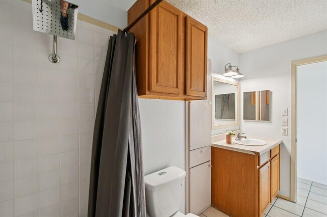 Building Photo - 9413 Quail Meadow Dr