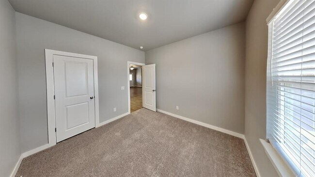 Building Photo - 12412 Bluford Ln