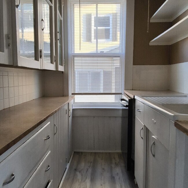 Building Photo - 517-519 Second St