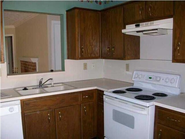 Building Photo - 1615 Woodmere Loop