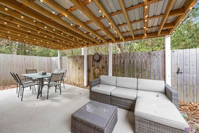 Building Photo - 820 S Audubon Pl Ave