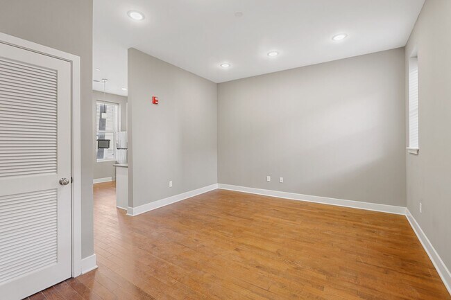 Interior Photo - 170 West Washington