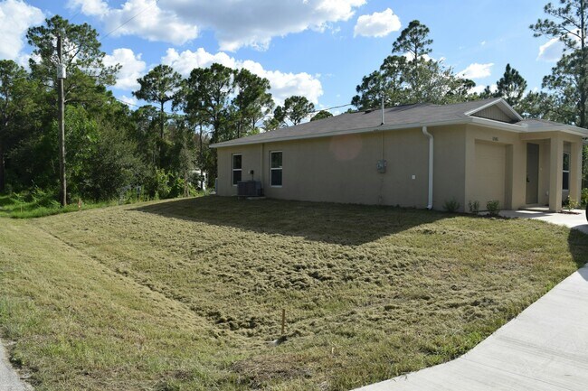Building Photo - 12481 Mizell Ave