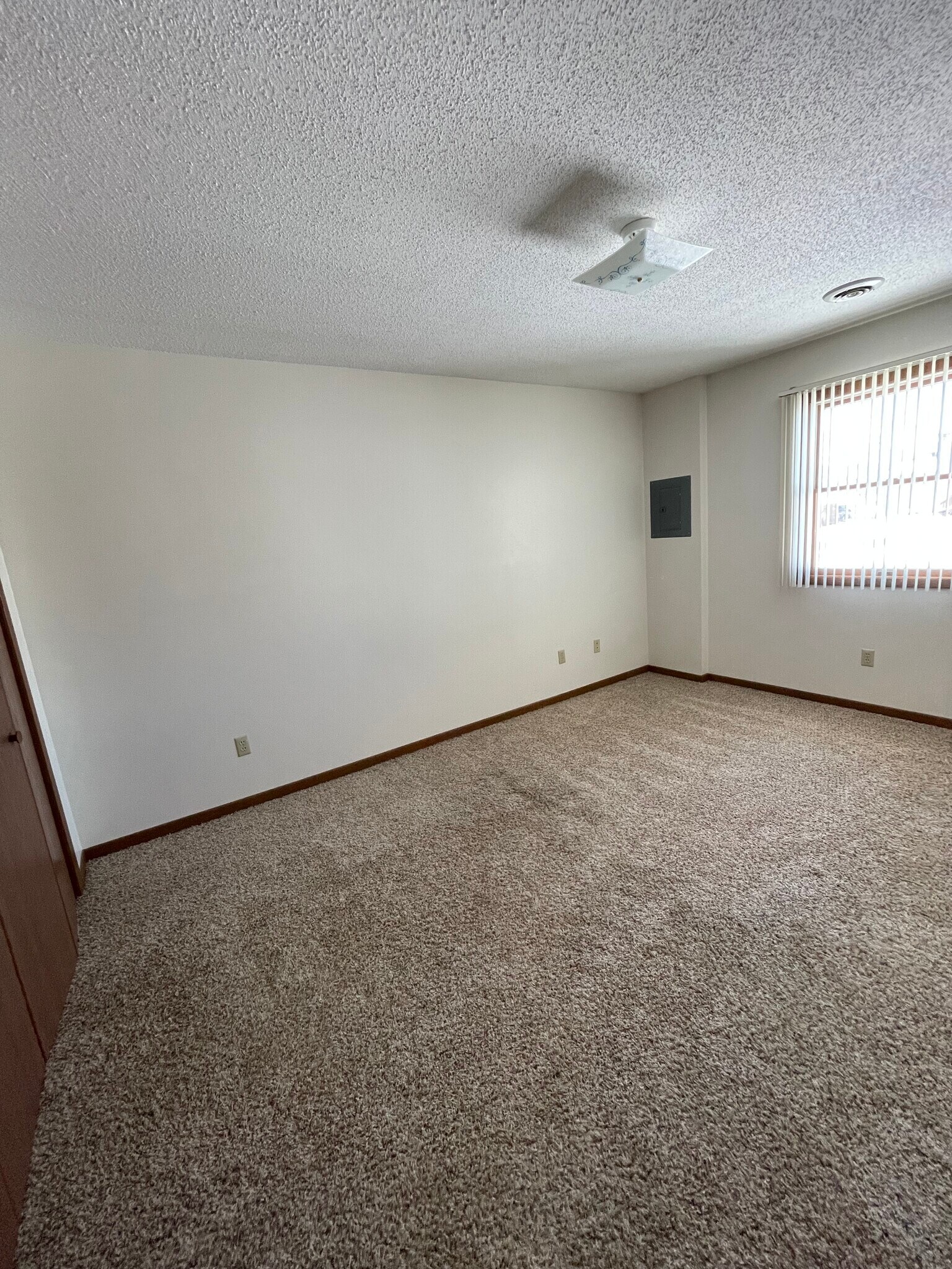 Building Photo - 716 Randy Rd