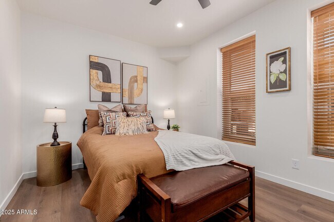 Building Photo - 12005 N Panorama Dr