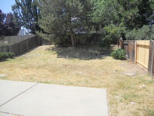 Building Photo - Single story 3 br/2bath/2car Home