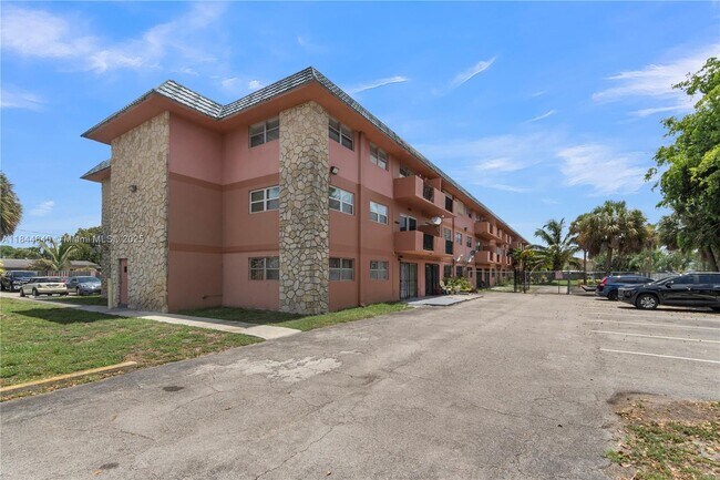Building Photo - 17101 NW 57th Ave