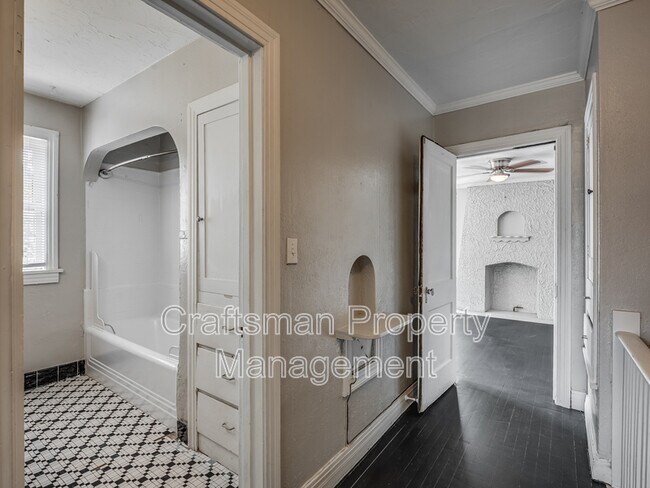 Building Photo - 2301 N Florida Ave