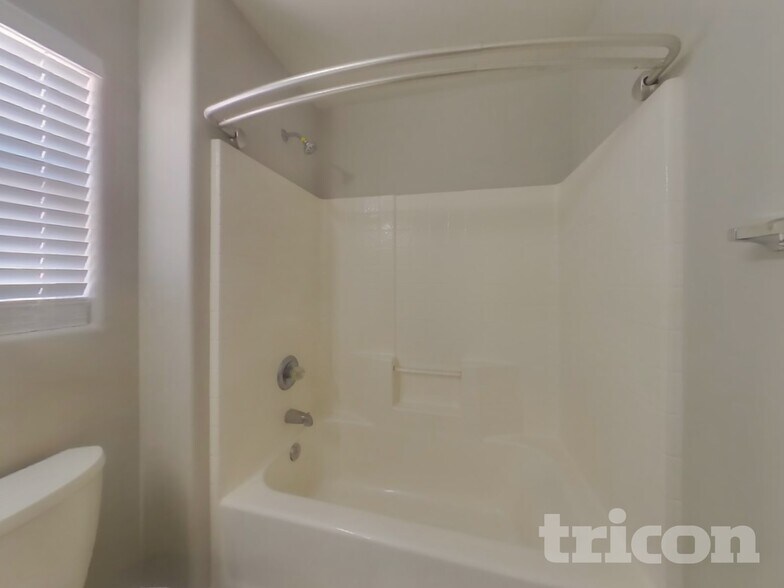 Building Photo - 878 Blue Rosalie Pl