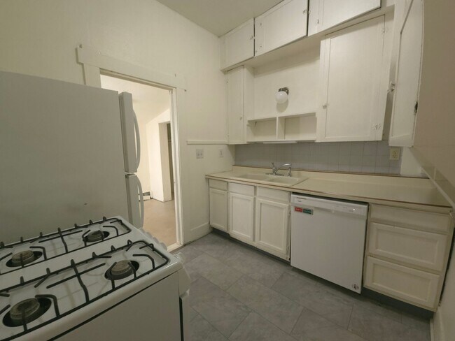 Building Photo - 2645-2647-2647 Pine St