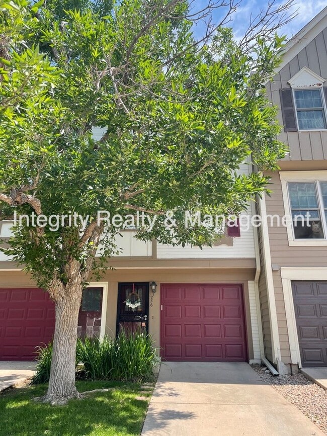 Building Photo - 1811 S Quebec Way