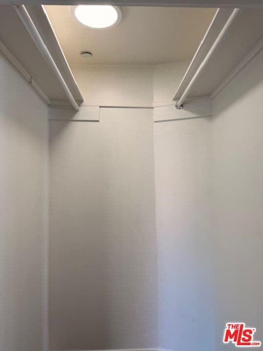 Building Photo - 540 Huntley Dr