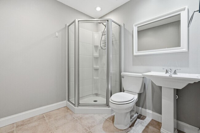 Building Photo - Premier Marina Cove end unit!!   Coastal Lifestyle at its BEST!!