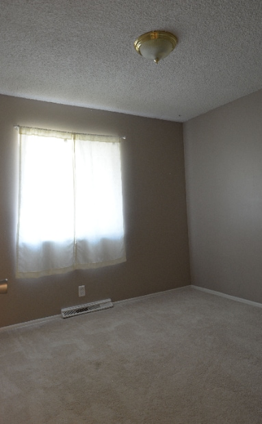 Building Photo - 827 Golden Hill St
