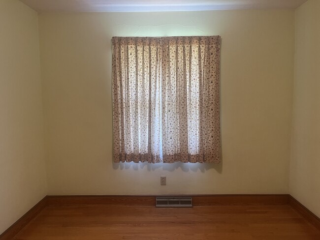 Building Photo - 141 Daniels Pl