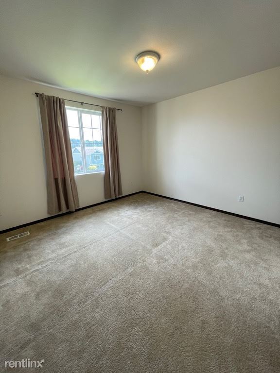 Building Photo - 4 br, 2.5 bath House - 18814 88th Avenue East