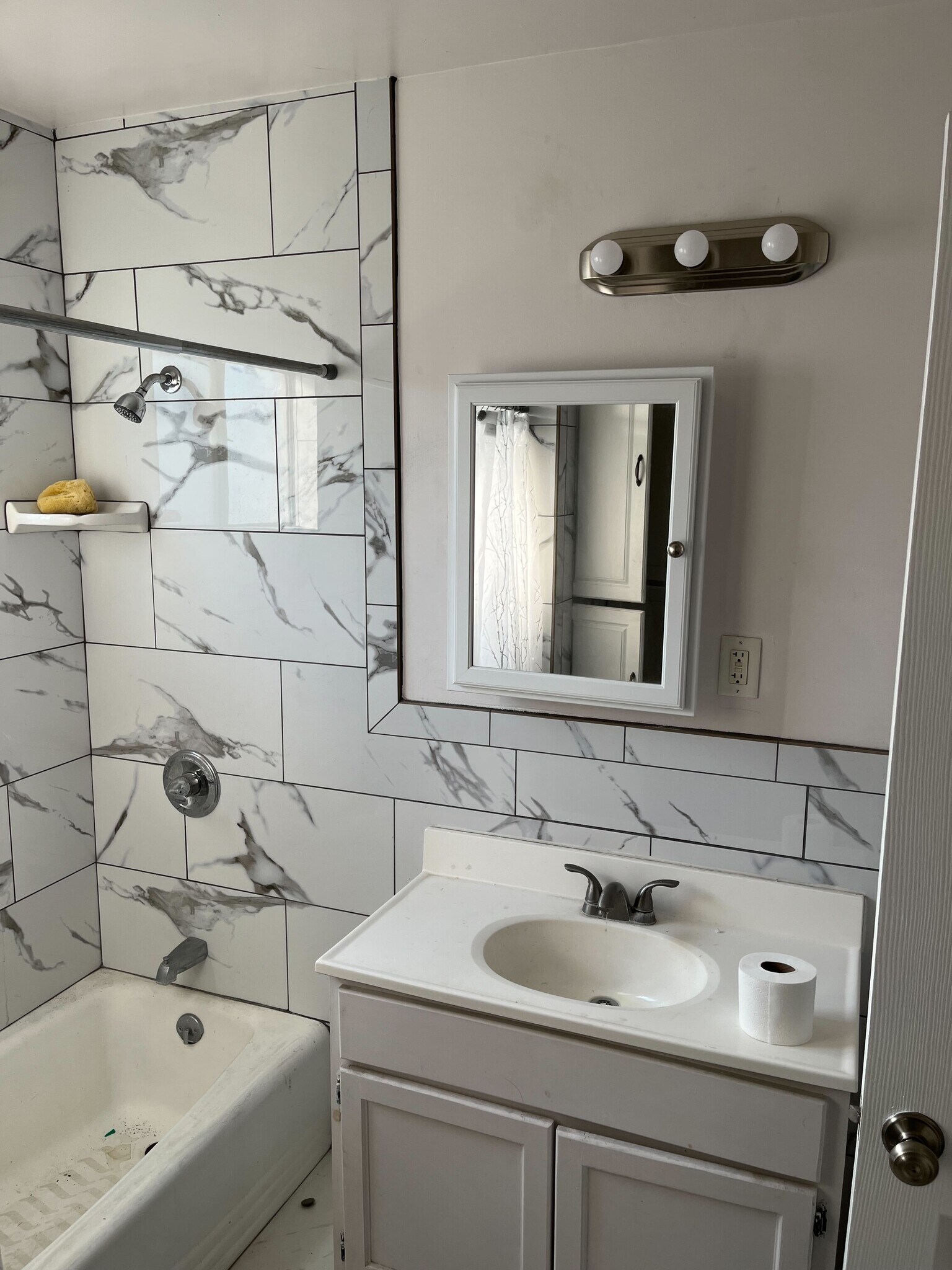 Building Photo - 10408 McNerney Ave