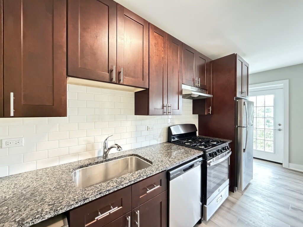 Building Photo - 730 Judson Ave