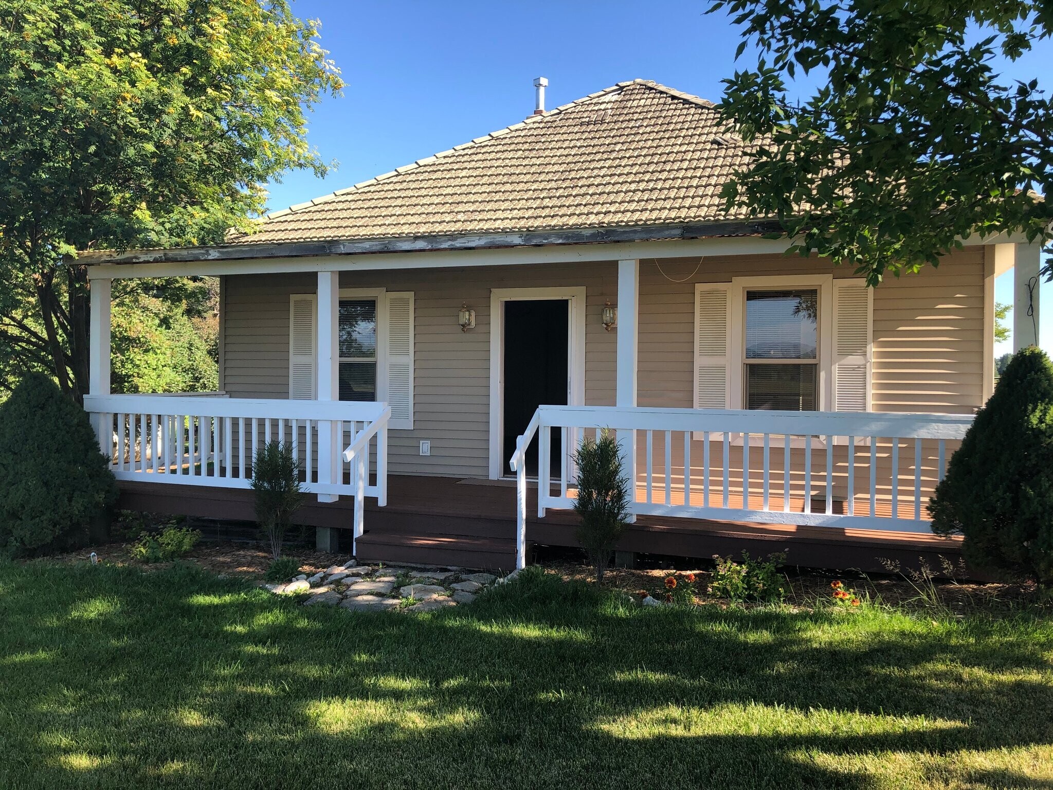Building Photo - 433 1 Willow Creek Rd