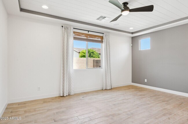 Building Photo - 5554 S Archer
