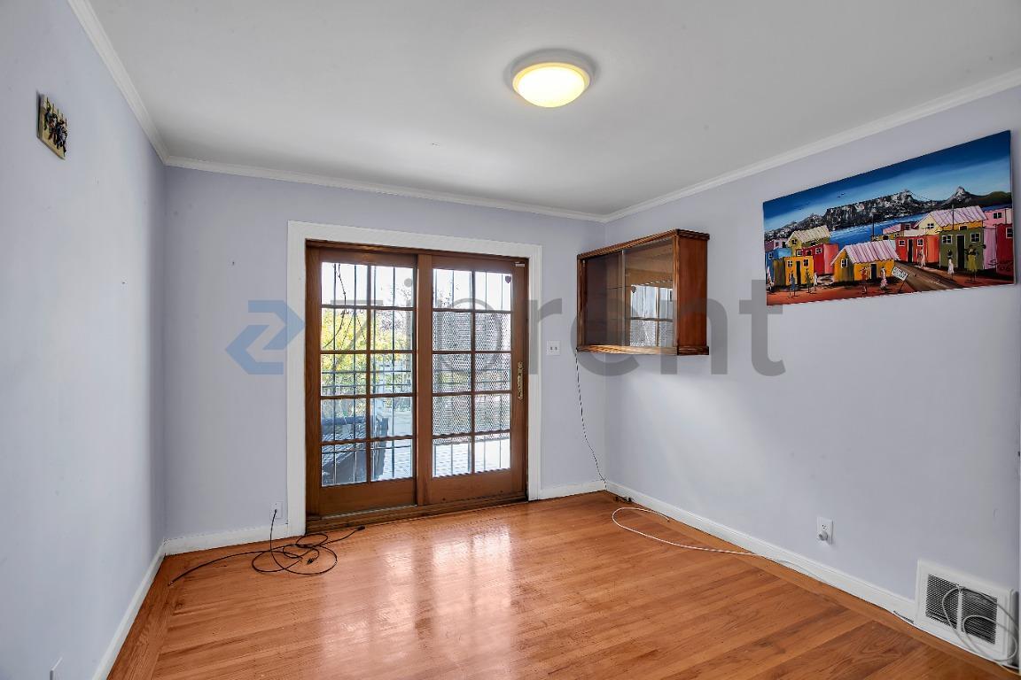 Building Photo - Unit
