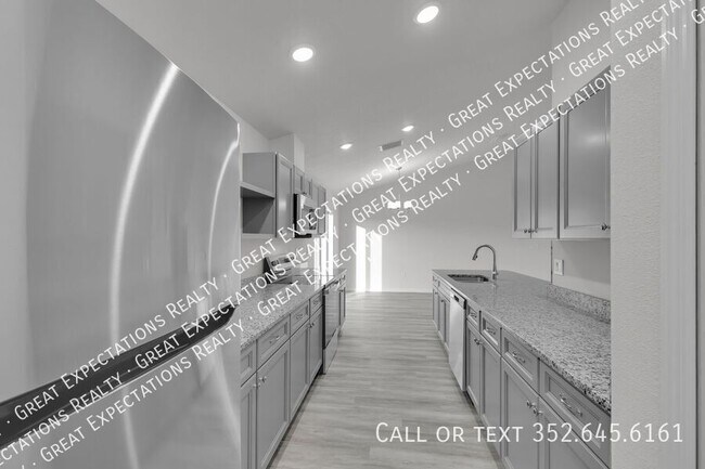 Building Photo - 678 Walkertown Dr