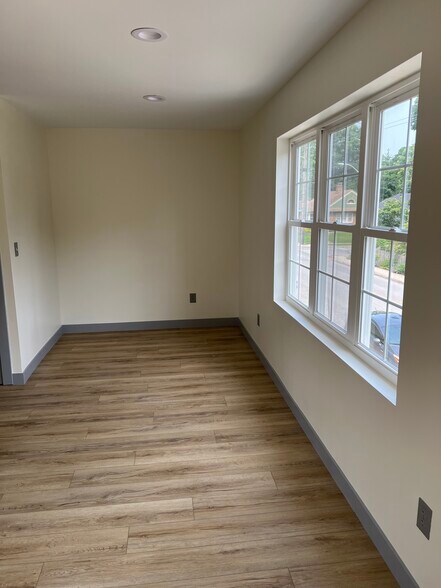 Building Photo - 4841 N Kenwood Ave