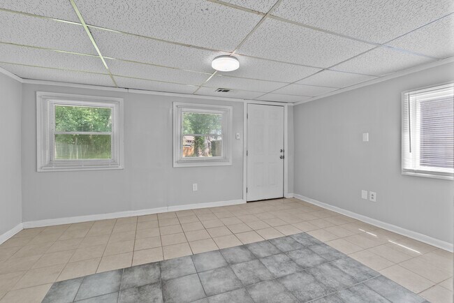 Building Photo - 313 N 42nd St