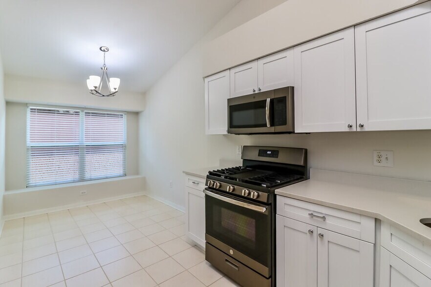 Building Photo - 1243 Maximilian Dr