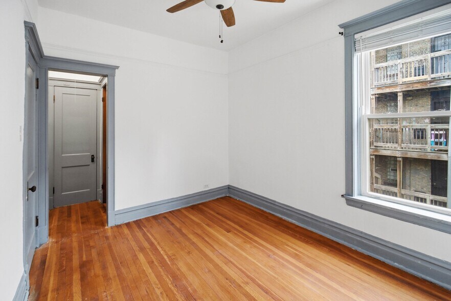 Building Photo - 1448 E 69th Pl