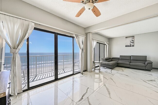 Building Photo - 7700 Seawall Blvd