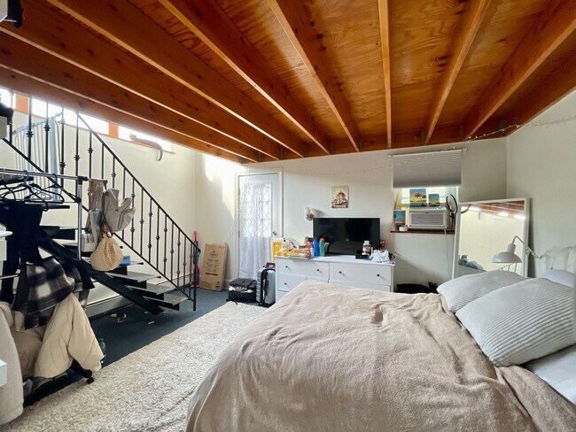 Building Photo - 416 N 31st St