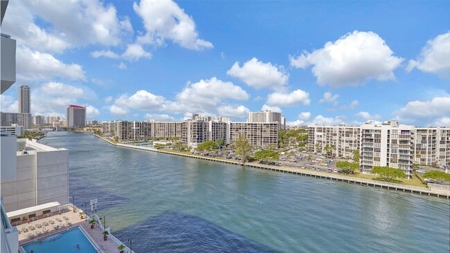 Building Photo - 3000 S Ocean Dr