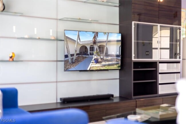 Building Photo - 4516 SW 21st Pl