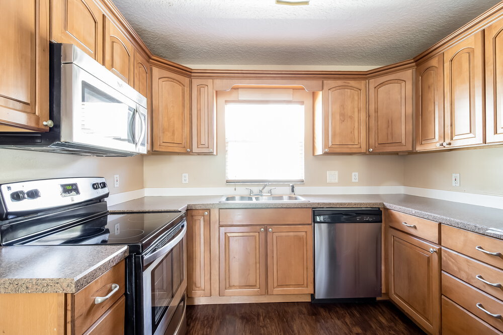 Building Photo - 831 Cave Hollow Ln