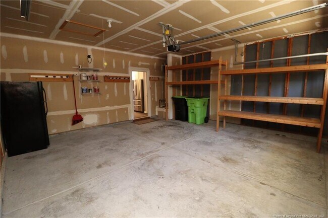 Building Photo - 5112 Mabe Dr