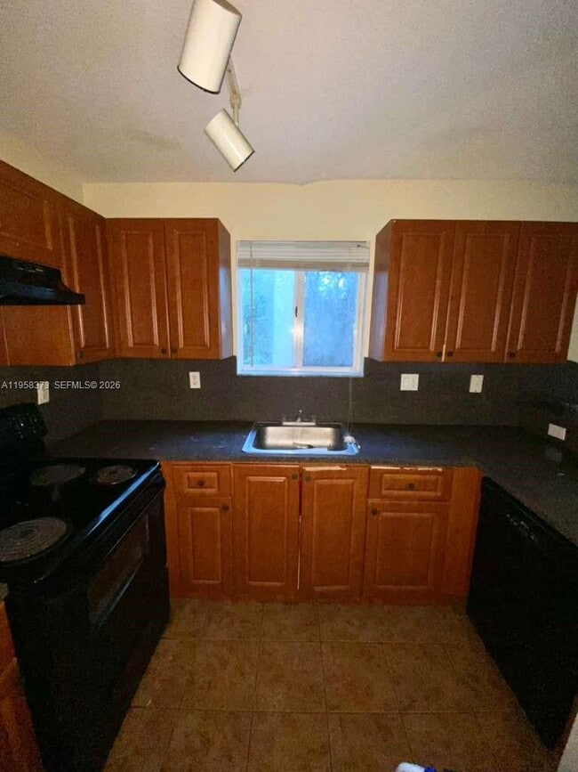 Building Photo - 1270 SE 31st Ct