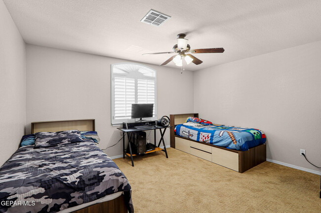 Building Photo - 2057 Shreya St