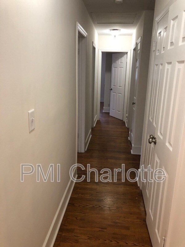 Building Photo - 128 Woodlynn Dr