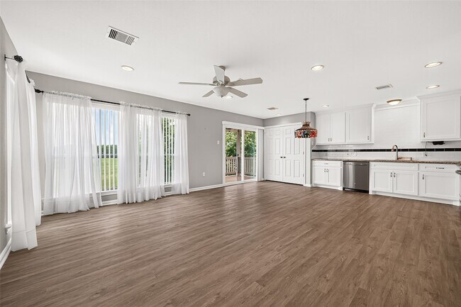 Building Photo - 1415 Kennewick Ct