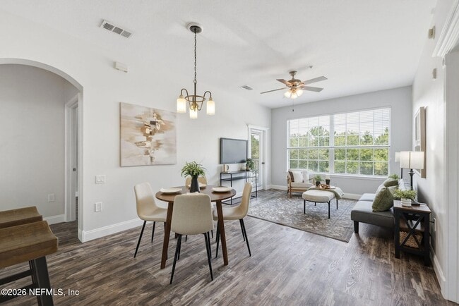 Building Photo - 7990 Baymeadows Rd E