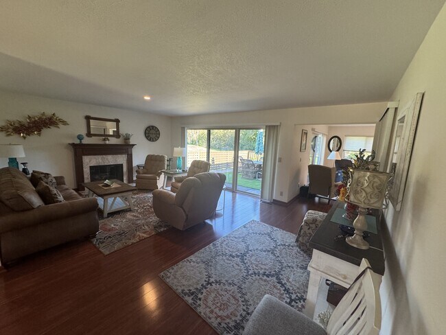 Building Photo - 23799 Monterey Salinas Hwy