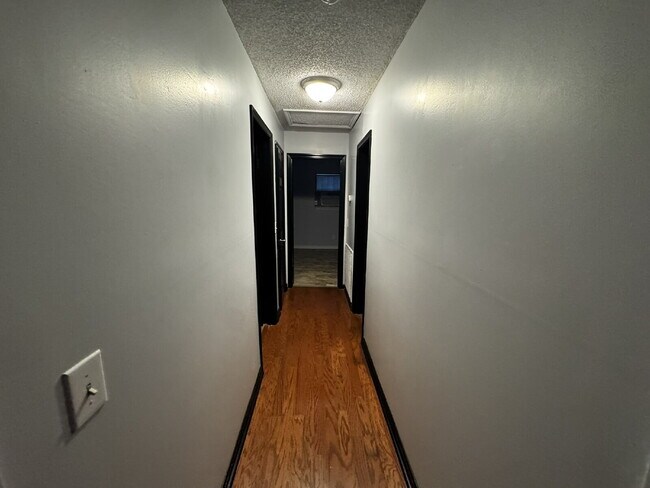 Building Photo - Home For Rent