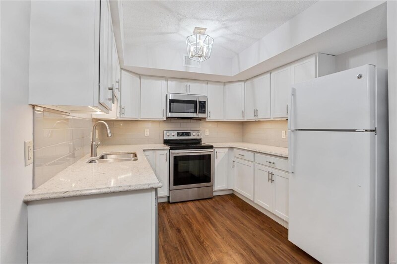 Building Photo - 15022 Baxter Village Dr