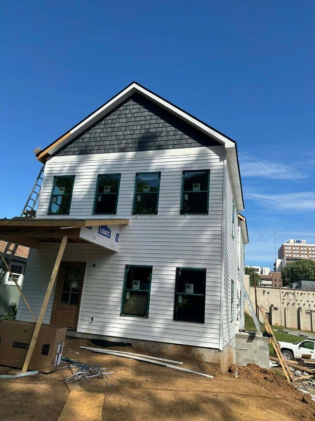 Building Photo - 1623 Folsom Ave