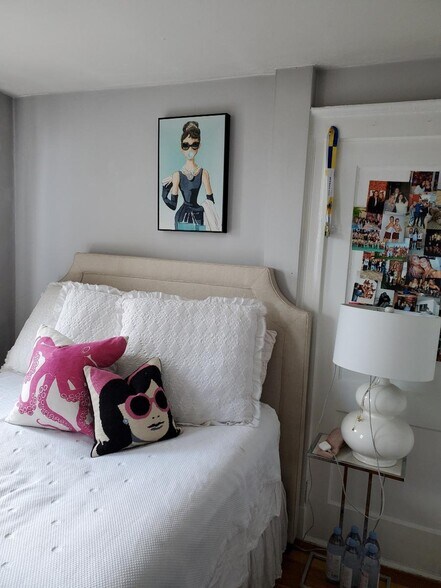 Building Photo - 222 Hanover St